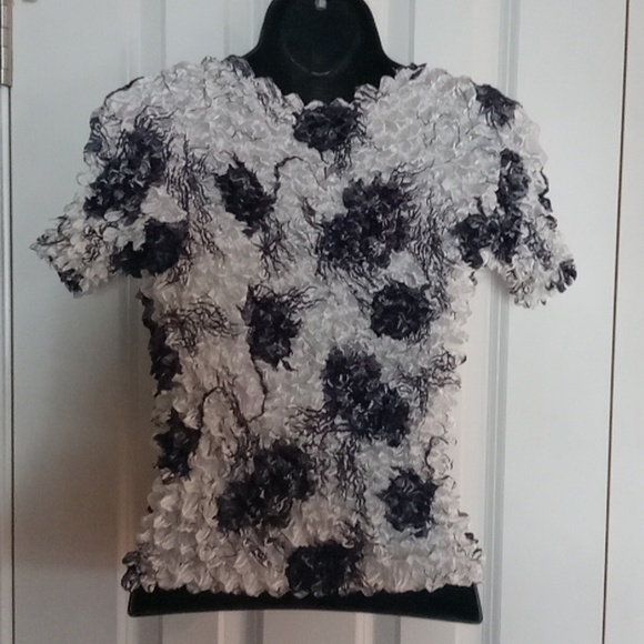 Vintage Y2K Elegant Black and White Textured Women's Top - Picture 3 of 4